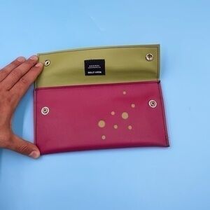 HOLLY AiKEN Clutch Wallet
